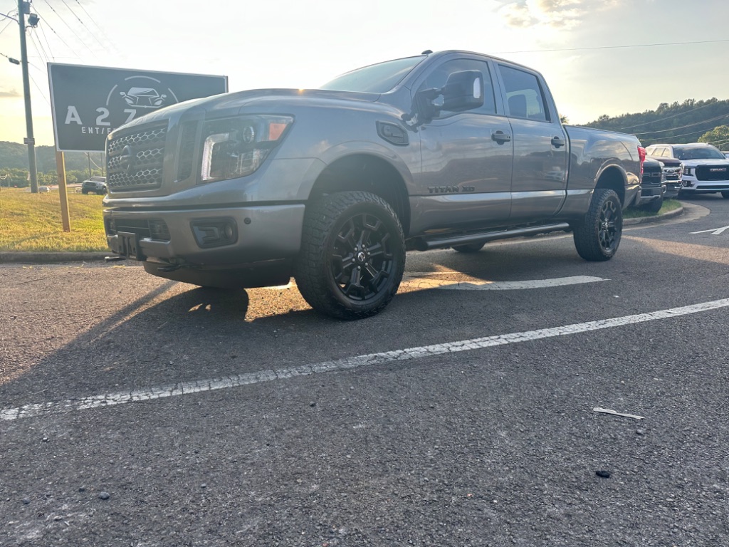2019 Nissan Titan XD SV's photo