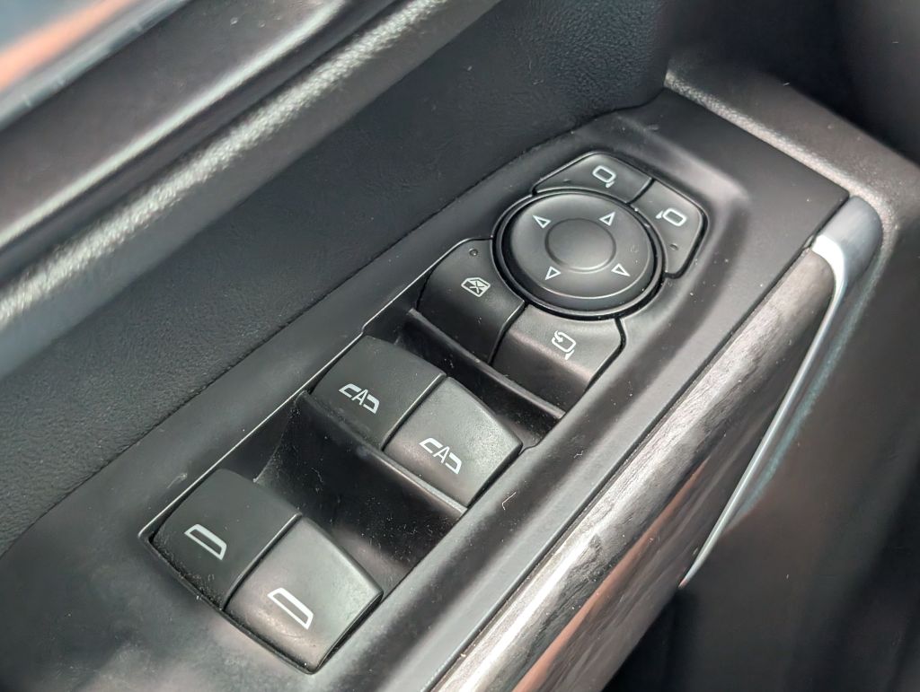 2019 Chevrolet Silverado 1500 LTZ - Photo 13