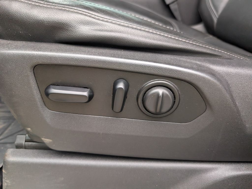 2019 Chevrolet Silverado 1500 LTZ - Photo 9